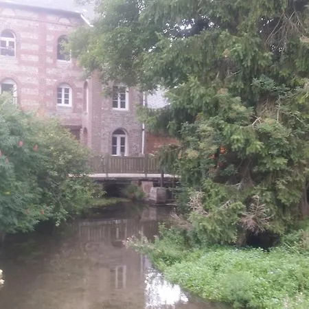 De L'ancien Moulin Apartment
